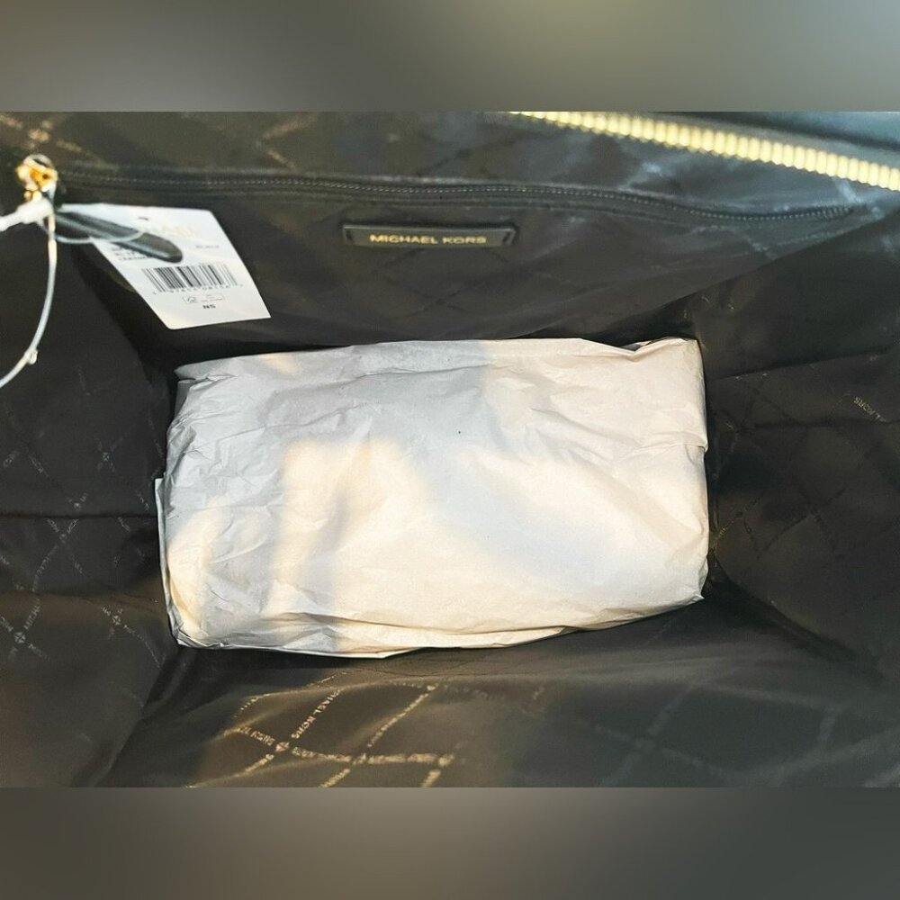 NWT Michael Kors XL Tote - Picture 10 of 11